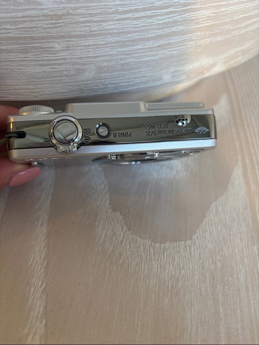 Sony Compact Point-and-Shoot Camera in Silver - Picture 5 of 14